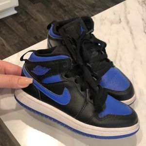 Gently used kids sneakers